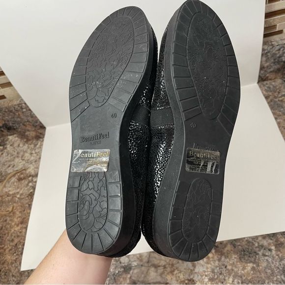 NWOT Beautifeel Black Sparkly Casual Flats - Picture 5 of 6